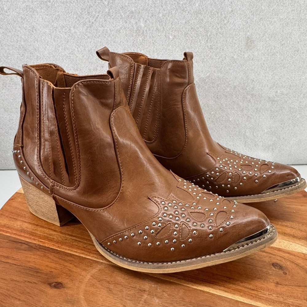Yoki‎ Western Ankle Boots Studded Detail Silver Toe Brown Size 9 Western Cowgirl